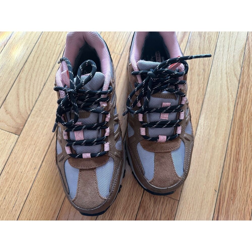 Skechers Relaxed Fit with Memory Foam insoles Women size 7US Brown Pink Suede